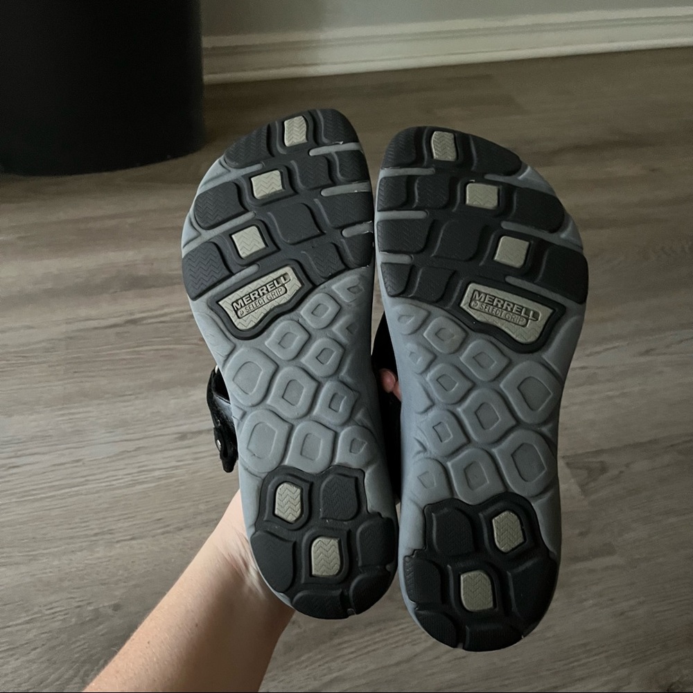 Merrell Women’s 10 Black Y-Strap Adhera Perforated Leather Sandal Metal Detail - Picture 5 of 7